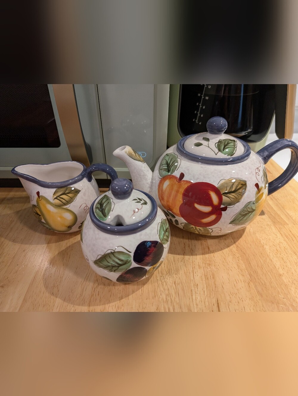 Oneida "Vintage Fruit" Hand Painted Tea Pot Set